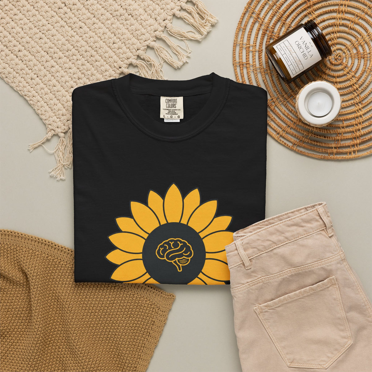 Sunflower Mind T-shirt - Black - Flat Lay