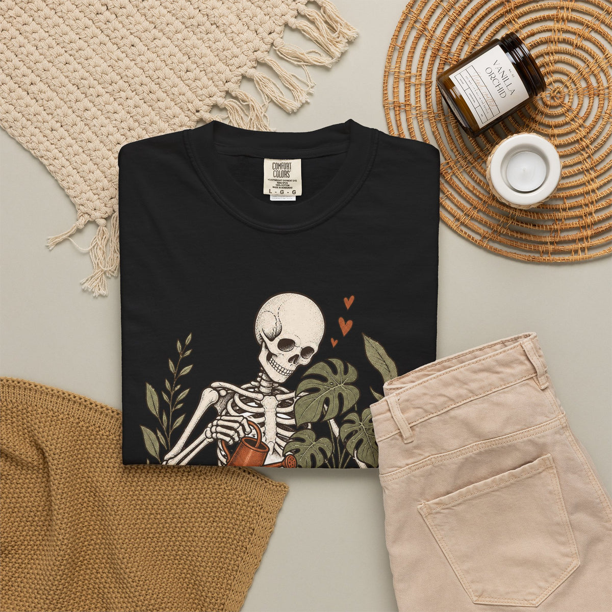 Growing Through It T-shirt - Black - flat lay
