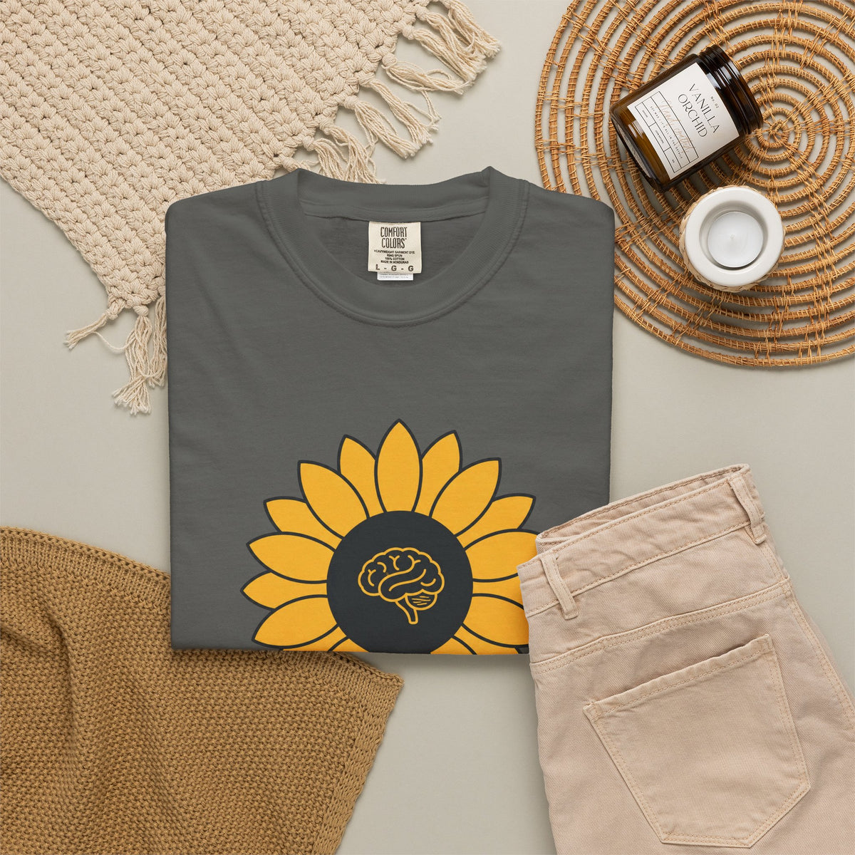 Sunflower Mind T-shirt - Pepper - Flat Lay