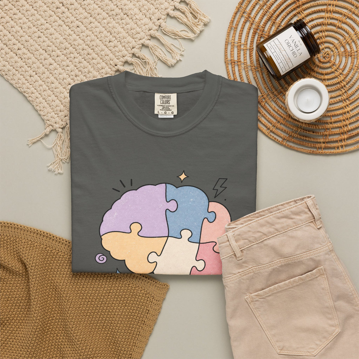 My Brain Has 47 Tabs Open T-Shirt - Pepper - Flat Lay