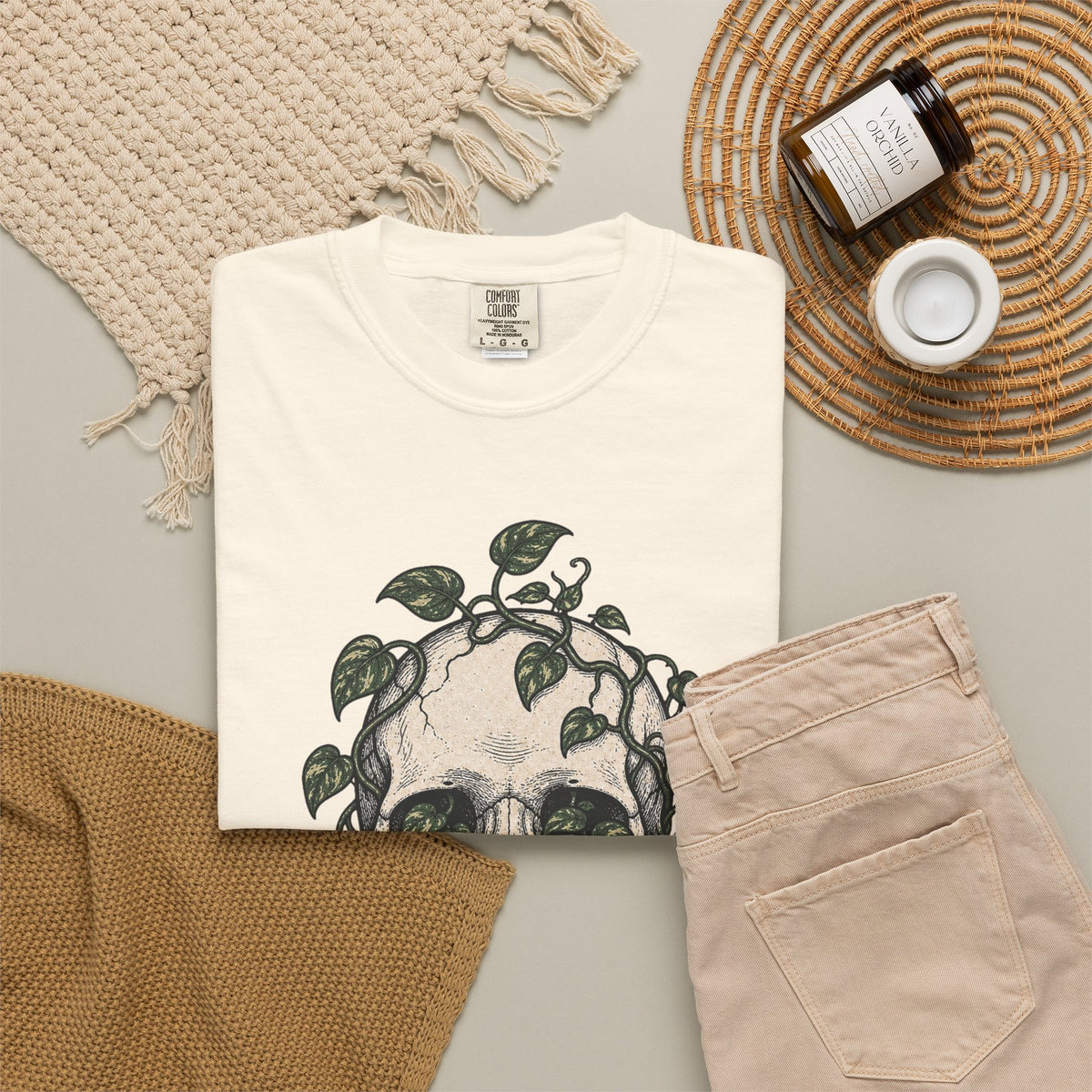 Skull with Ivy Leaves T-shirt - Ivory - flat lay