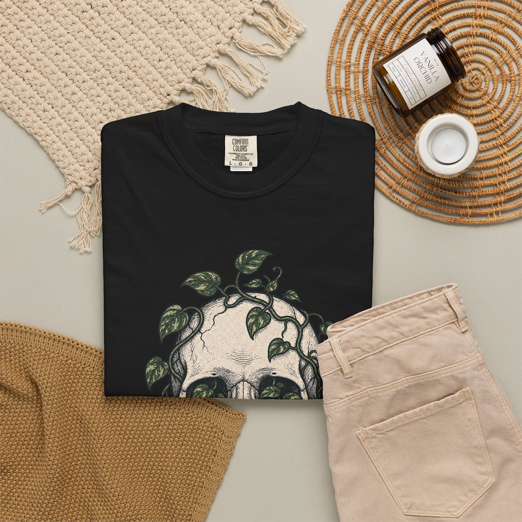 Skull with Ivy Leaves T-shirt - Black - flat lay