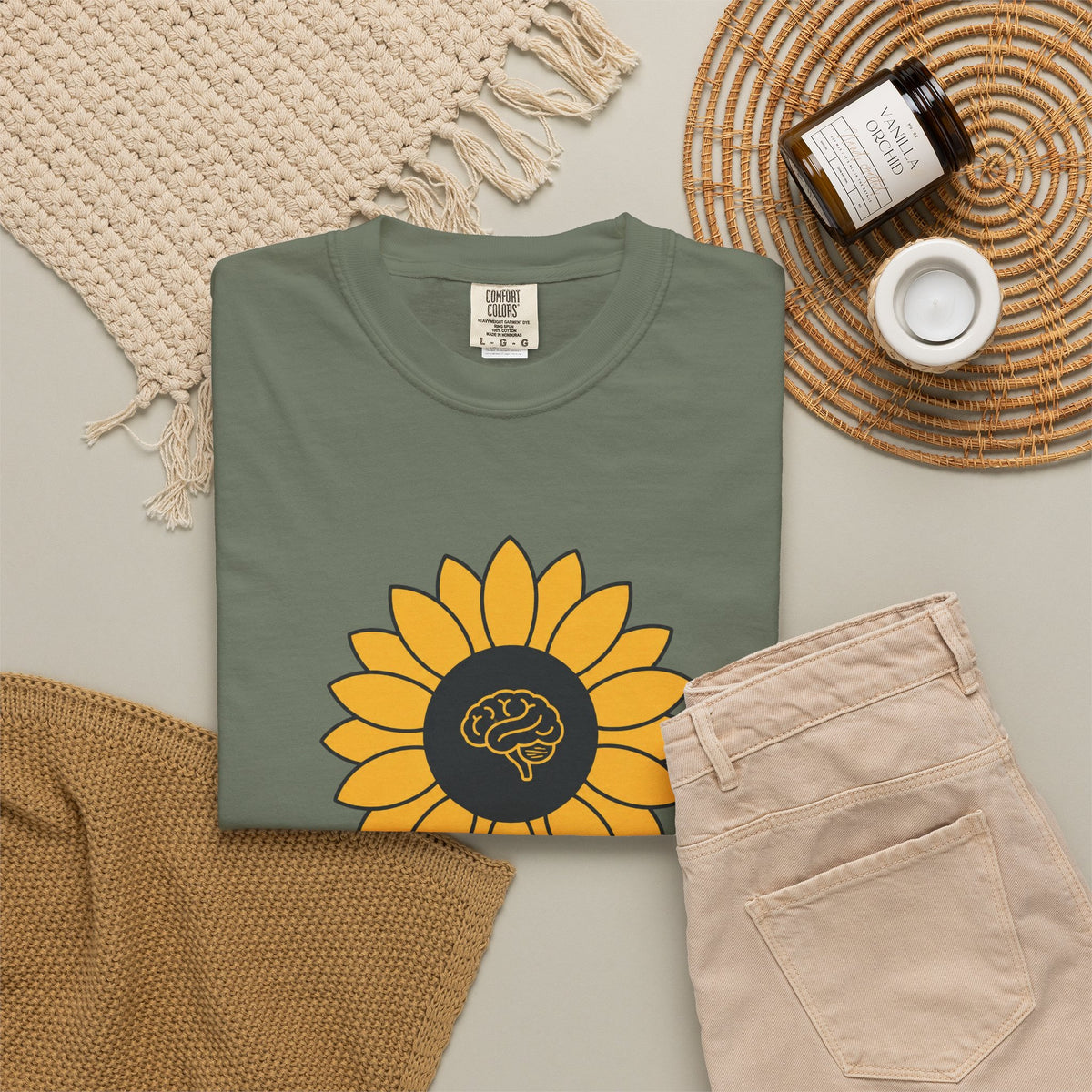 Sunflower Mind T-shirt - Moss - Flat Lay