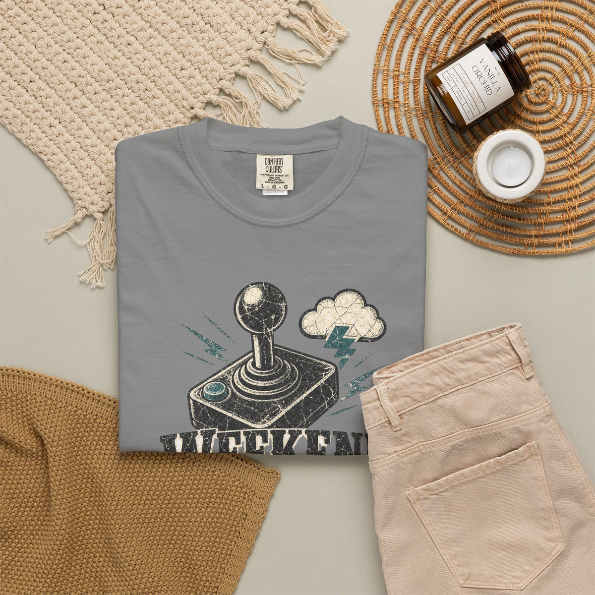 Weekend Forecast 100% Gaming T-shirt - Grey - Flat Lay