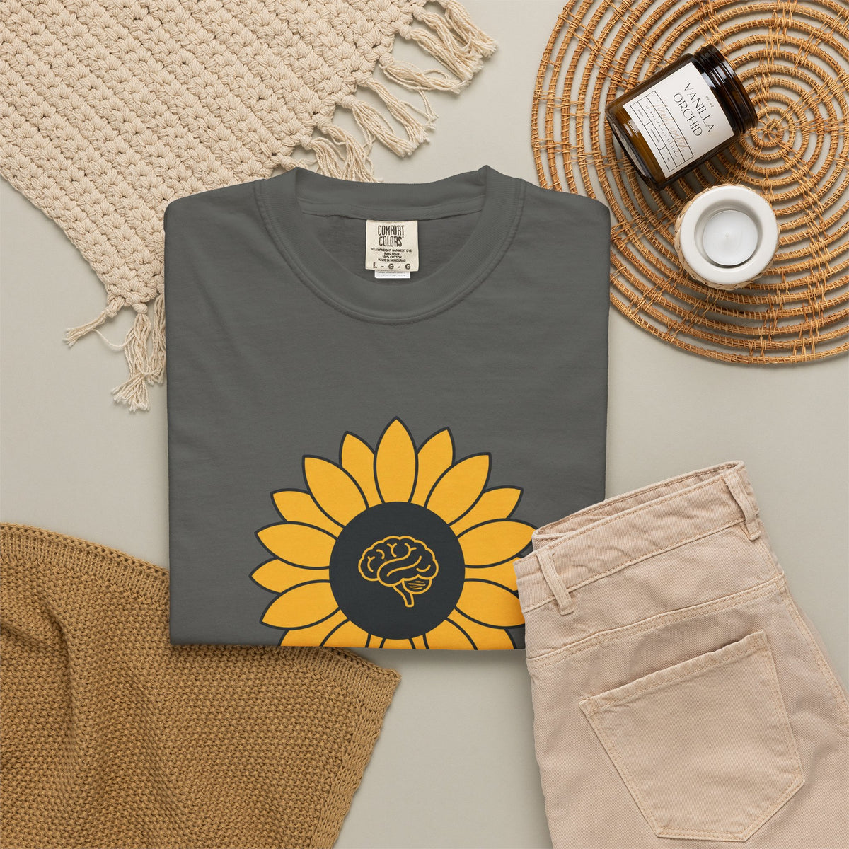 Sunflower Mind T-shirt - Pepper - Flat Lay