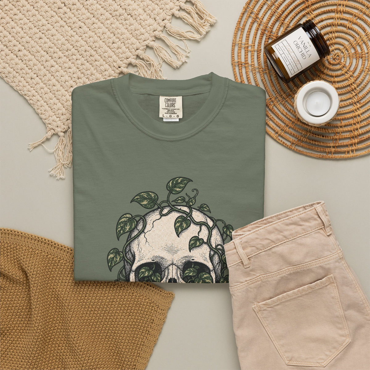 Skull with Ivy Leaves T-shirt - Moss - Flat Lay
