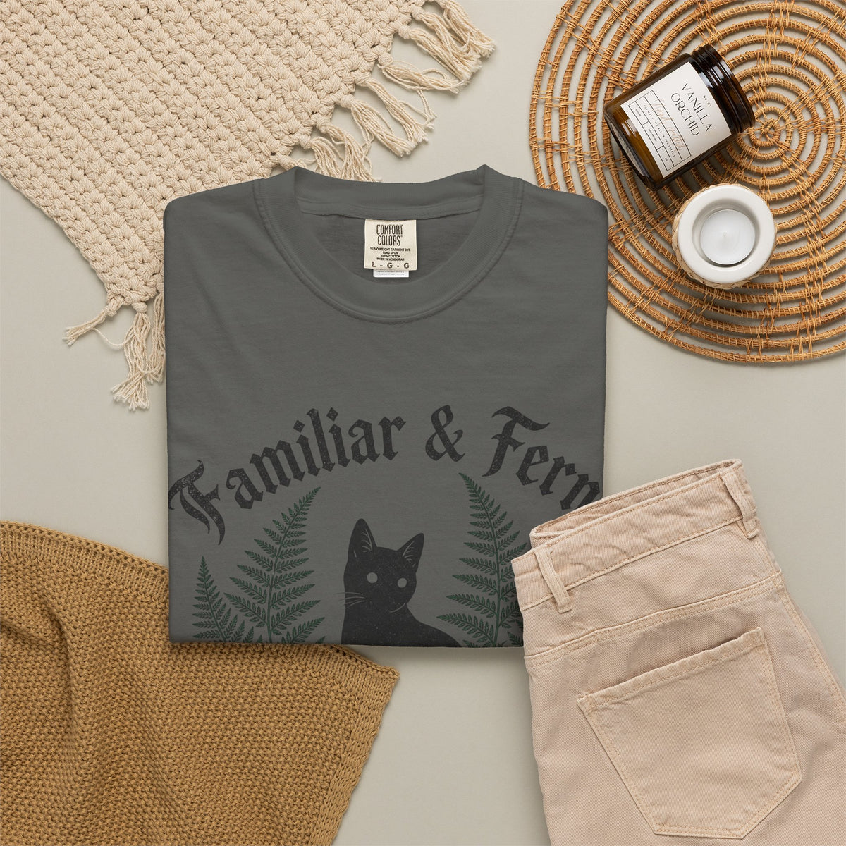 Familiar & Ferns T-shirt - Pepper - Flat Lay