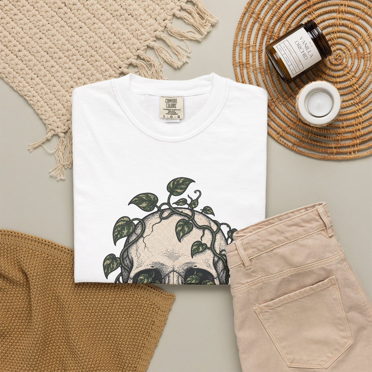 Skull with Ivy Leaves T-shirt - White - flat lay