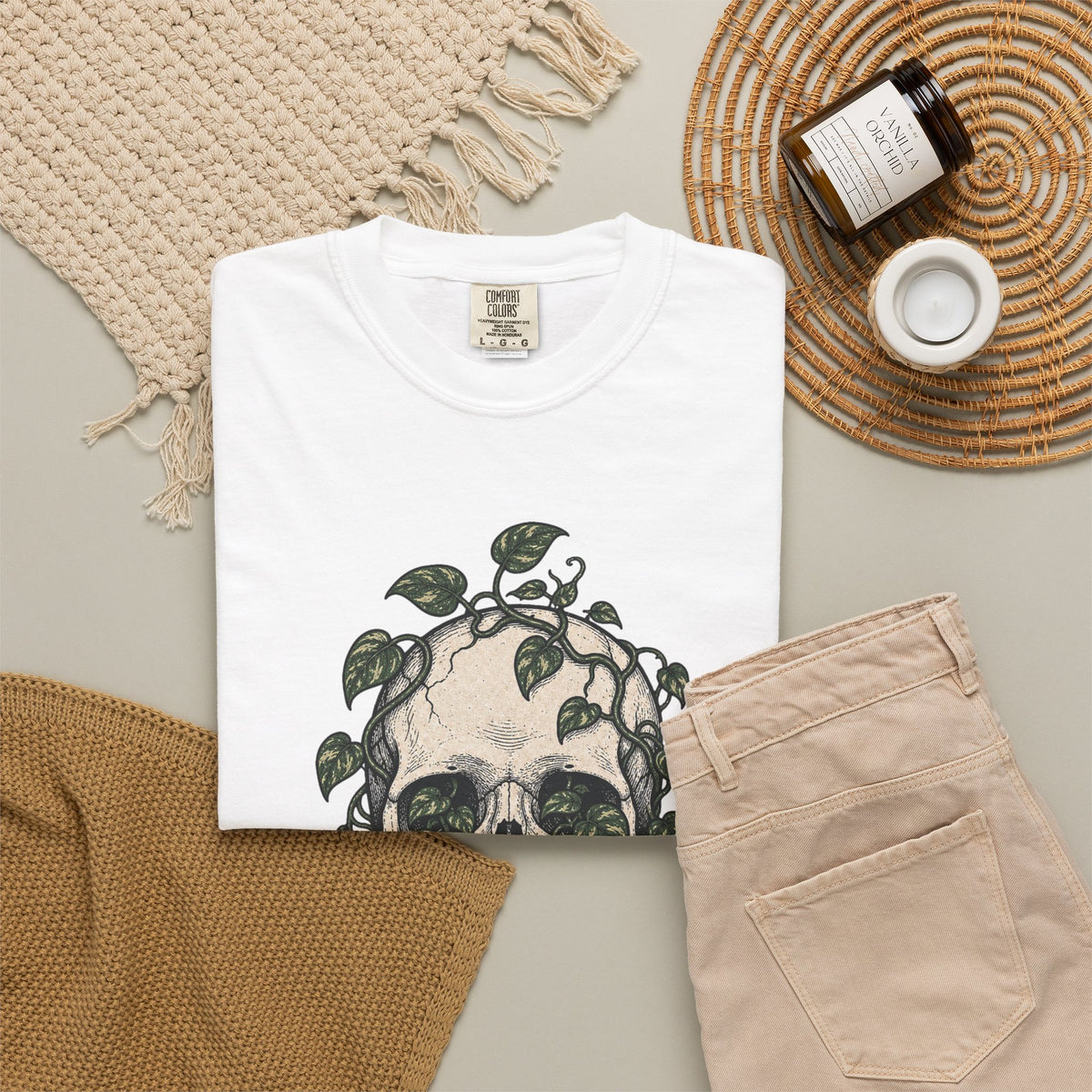 Skull with Ivy Leaves T-shirt - White - Flat Lay