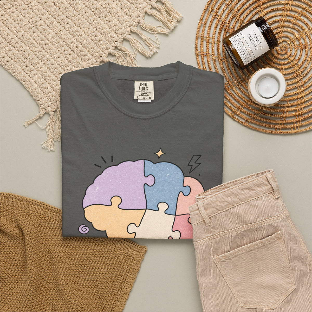 My Brain Has 47 Tabs Open T-Shirt - Pepper - Flat Lay