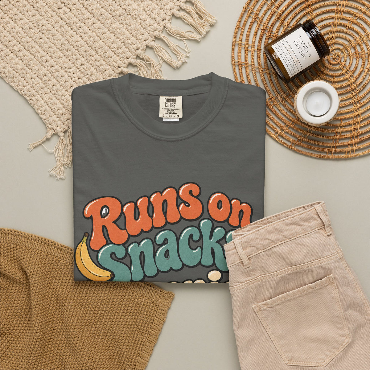 Runs on Snacks & Denial T-Shirt - Pepper - flat lay